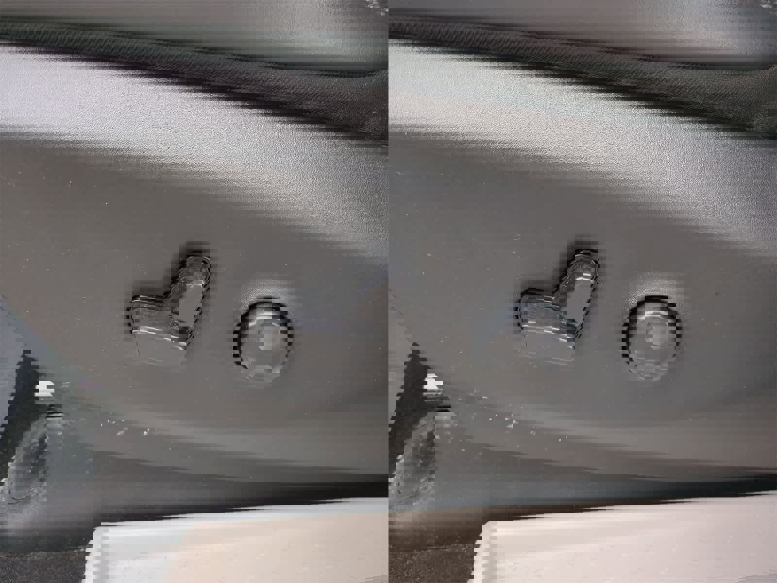 Used 2023 Chrysler Pacifica Touring-L image 17