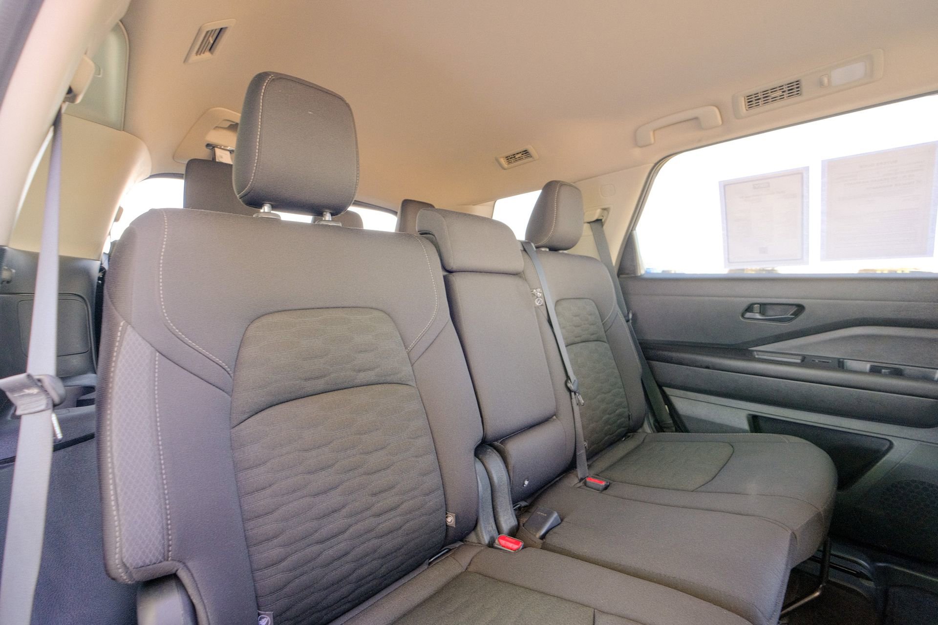 Used 2025 Nissan Pathfinder SV image 22