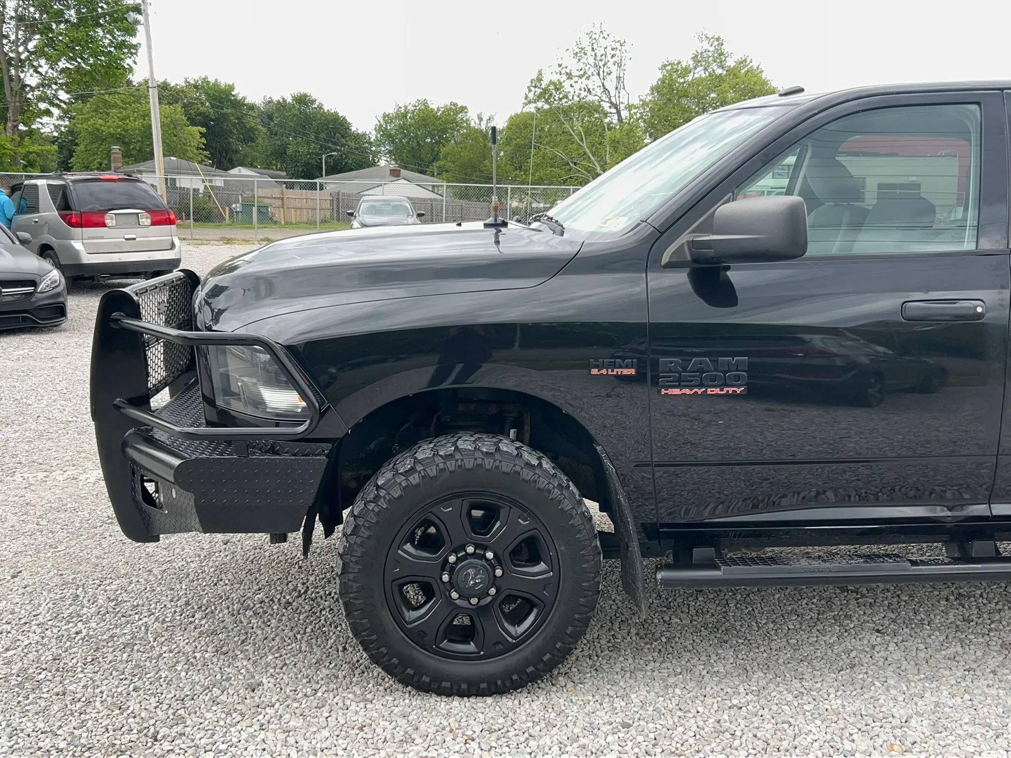 Used 2016 RAM 2500 SLT w/ Black Appearance Group AWD/4WD image 4