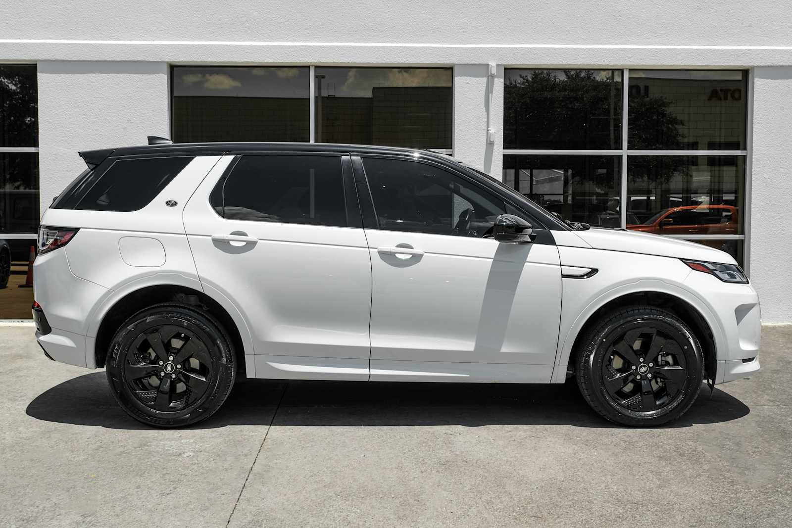 Used 2022 Land Rover Discovery Sport S R-Dynamic AWD/4WD image 8