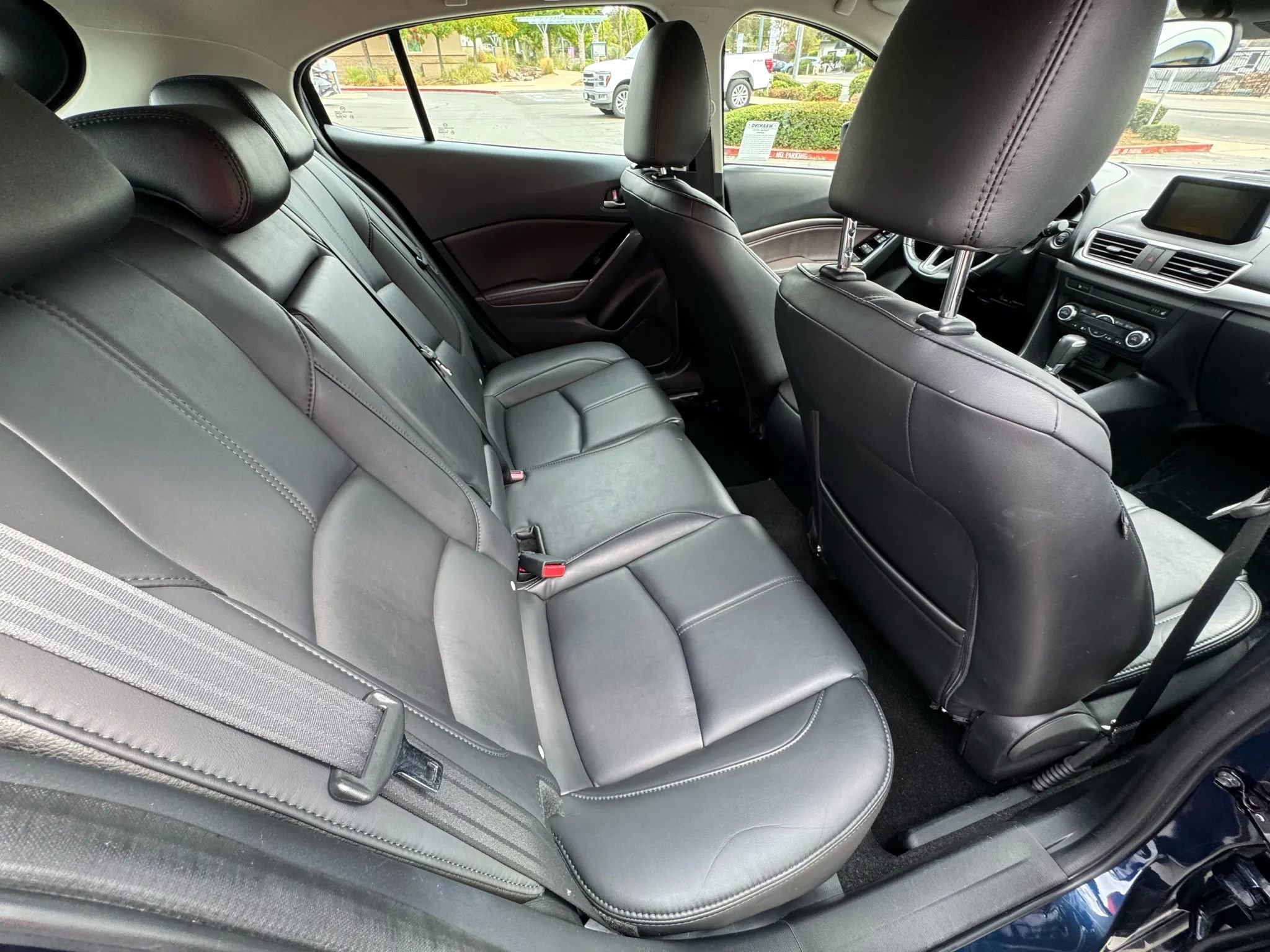 Used 2018 MAZDA MAZDA3 Touring image 14