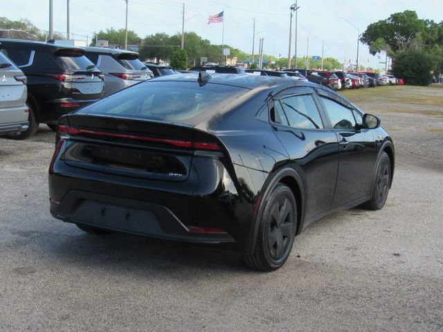 Used 2023 Toyota Prius LE image 3