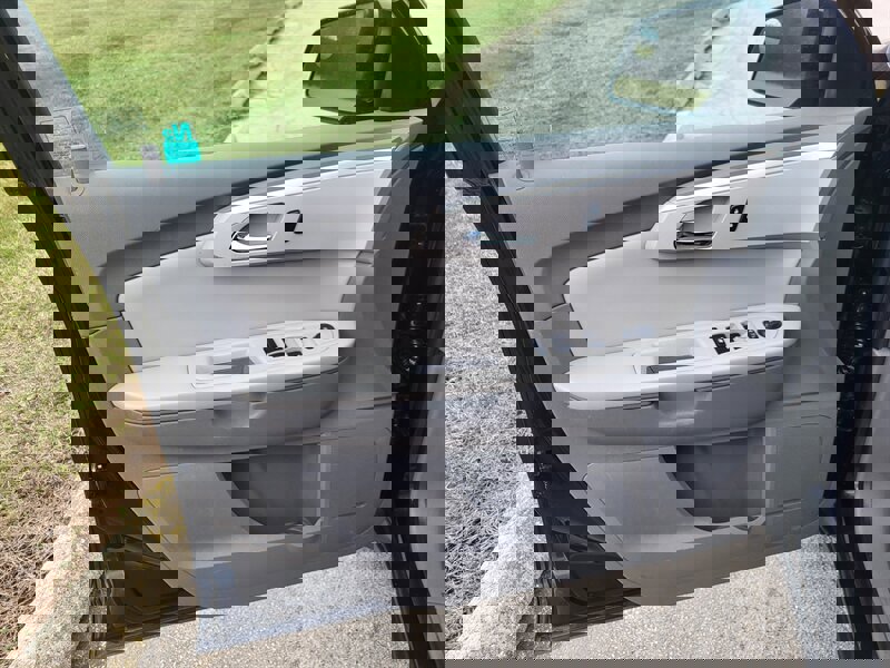 Used 2012 Chevrolet Traverse LT image 23