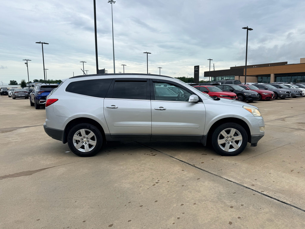 Used 2011 Chevrolet Traverse LT FWD image 6