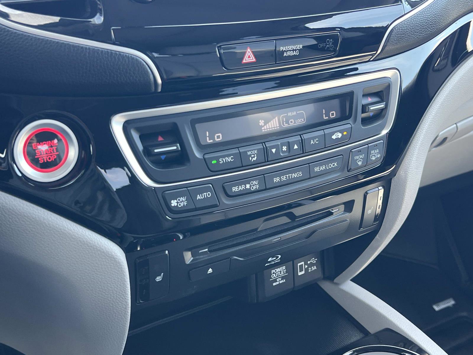 Used 2022 Honda Pilot Touring image 16