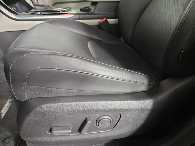 Certified 2023 Kia Carnival EX image 33