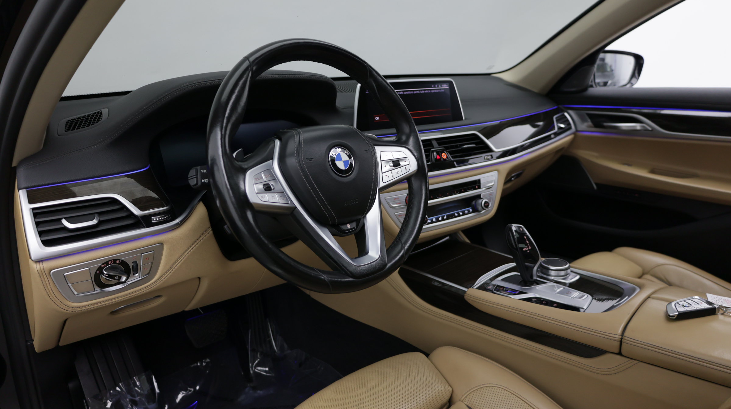Used 2022 BMW 740i w/ Premium Package RWD image 13