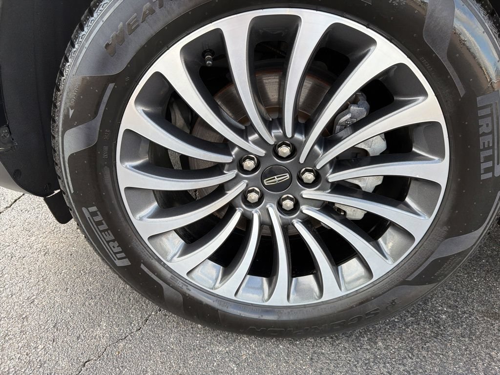 Used 2023 Lincoln Aviator Reserve w/ Equipment Group 201A AWD/4WD image 9