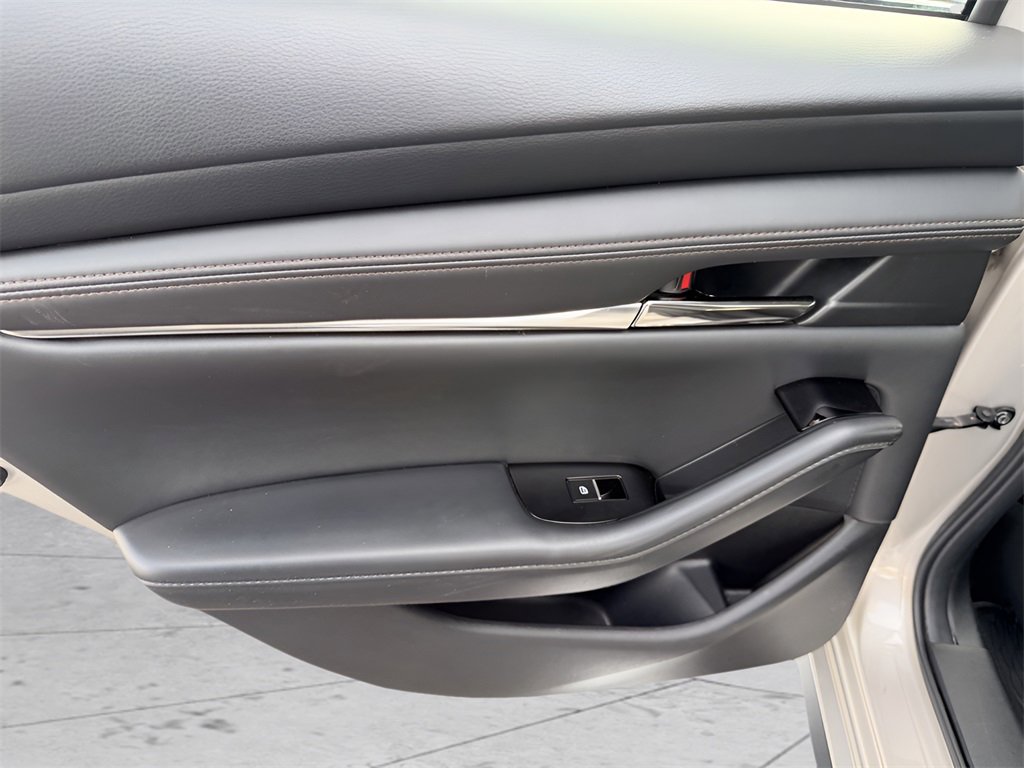 Used 2023 MAZDA MAZDA3 s image 33