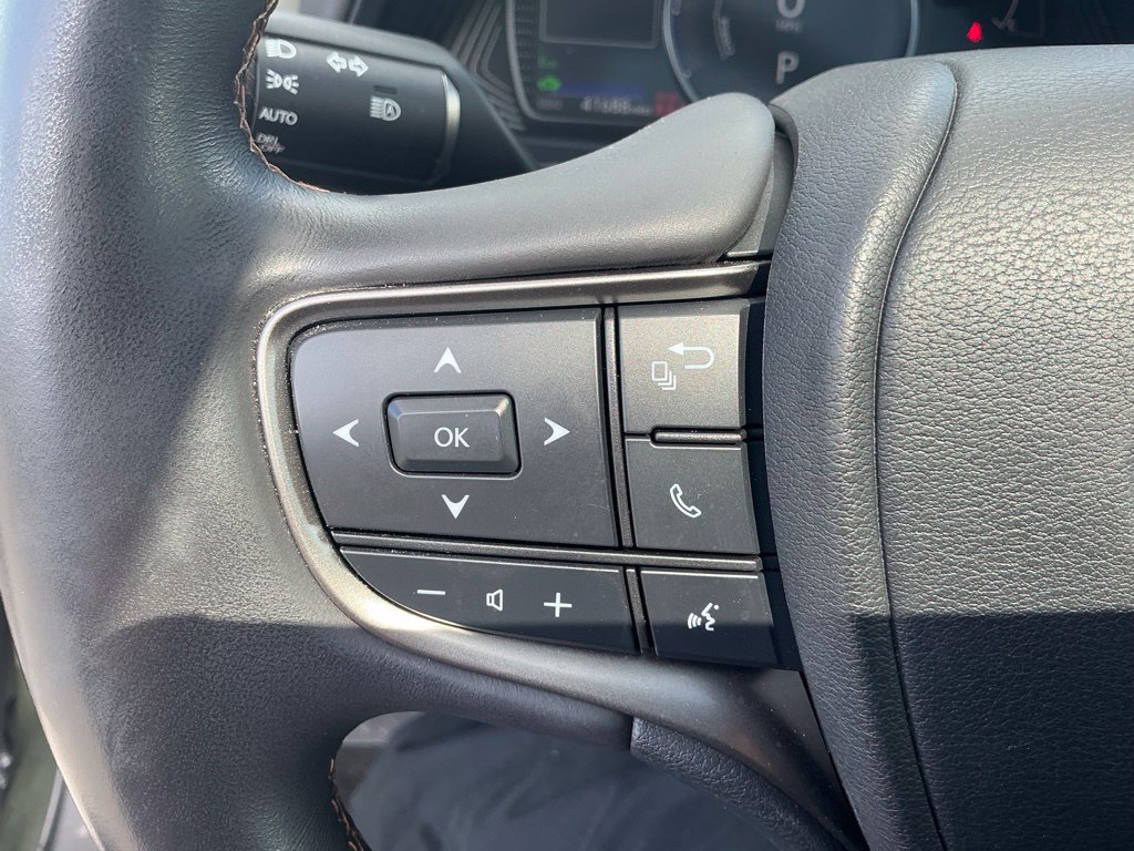 Used 2021 Lexus UX 250h w/ Premium Package AWD/4WD image 20