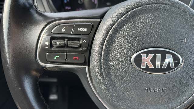 Used 2017 Kia Optima Premium FWD image 30