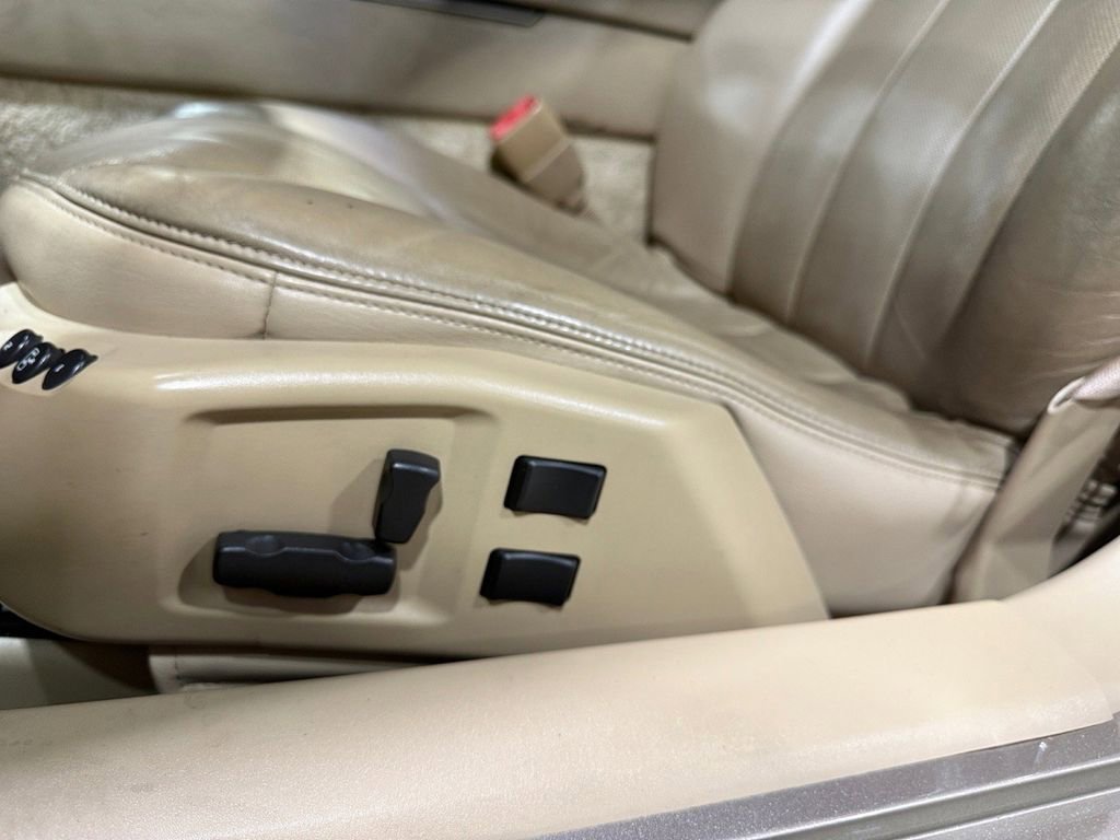 Used 2008 Cadillac XLR image 20