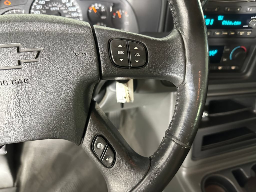 Used 2004 Chevrolet Avalanche 2500 w/ Preferred Equipment Group AWD/4WD image 12