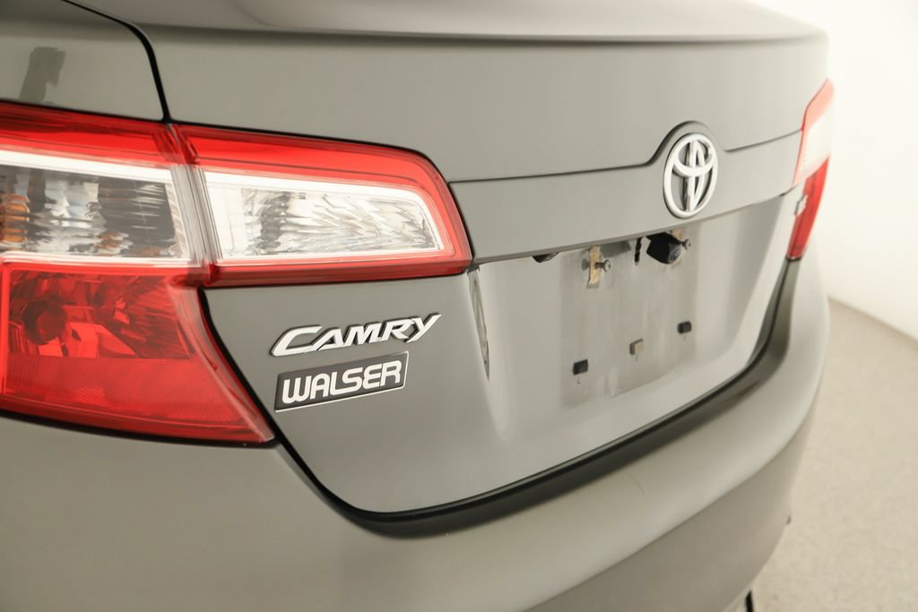 Used 2014 Toyota Camry LE FWD image 30