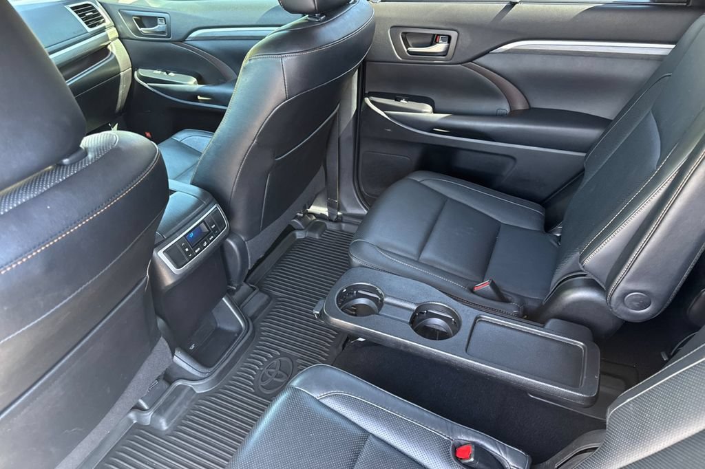 Used 2019 Toyota Highlander Limited AWD/4WD image 15