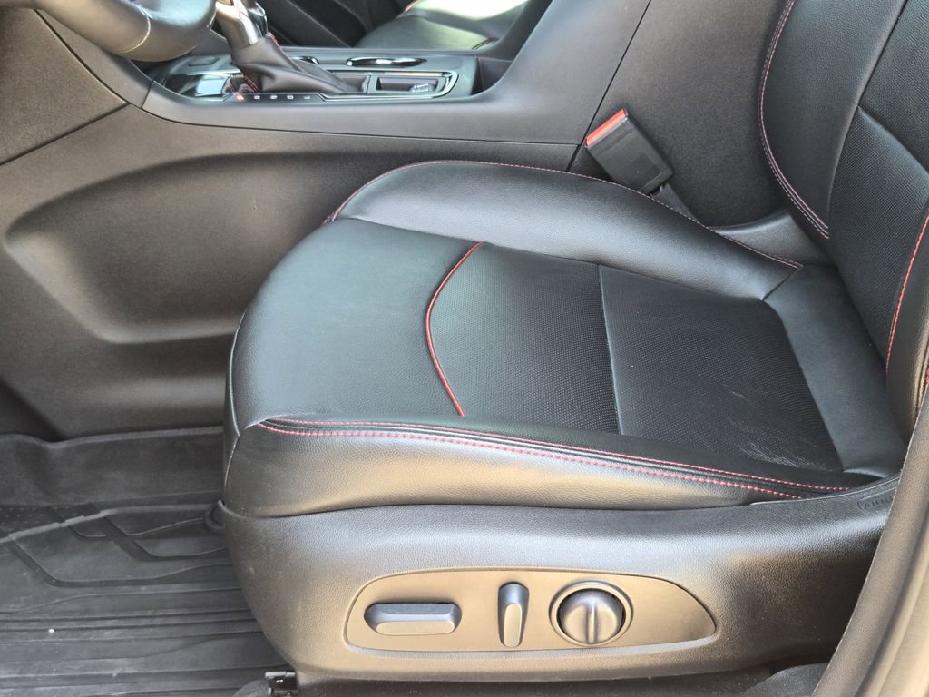 Used 2022 Chevrolet Equinox RS w/ RS Leather Package FWD image 24