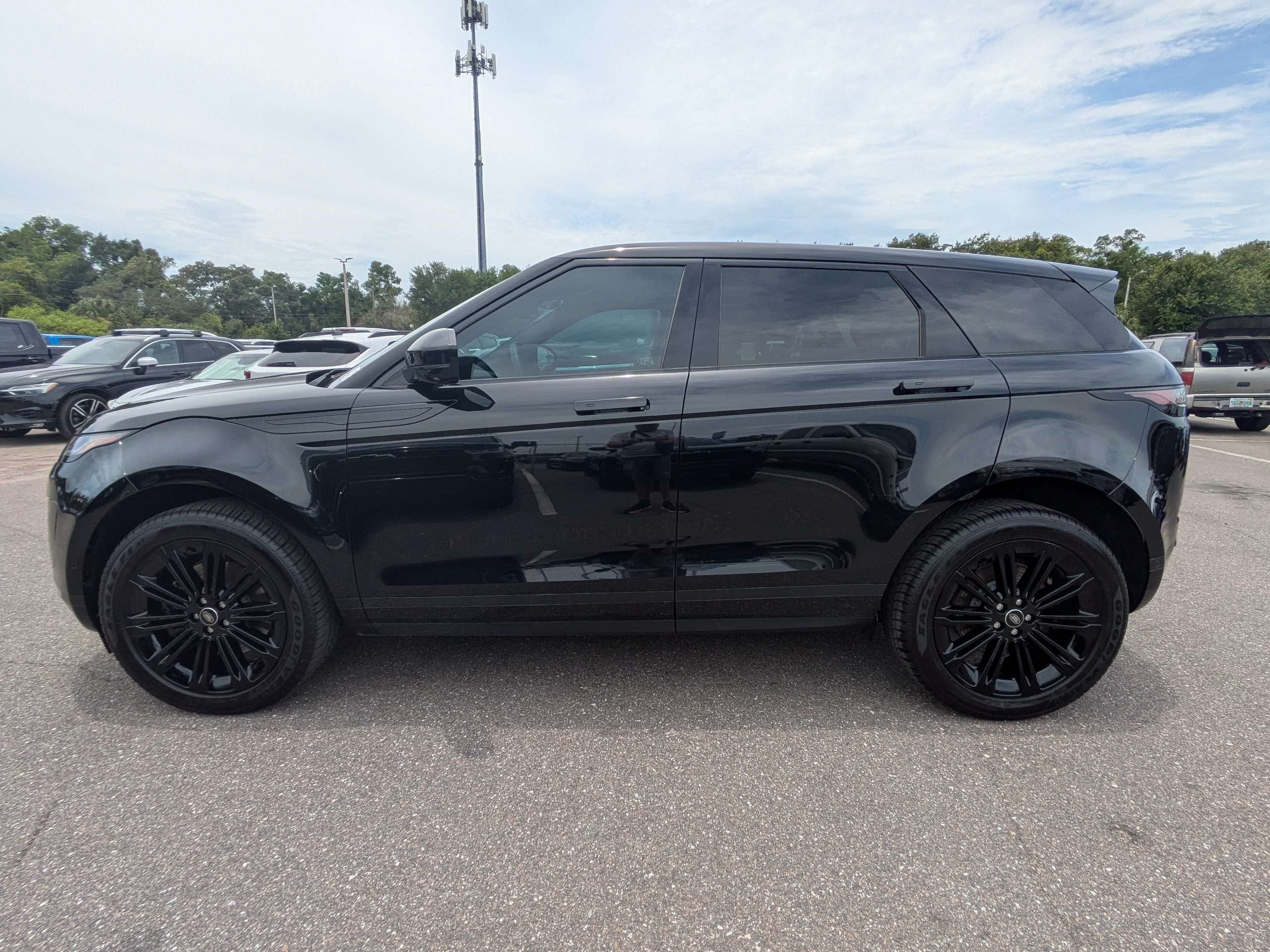 Used 2026 Land Rover Range Rover Evoque S AWD/4WD image 6