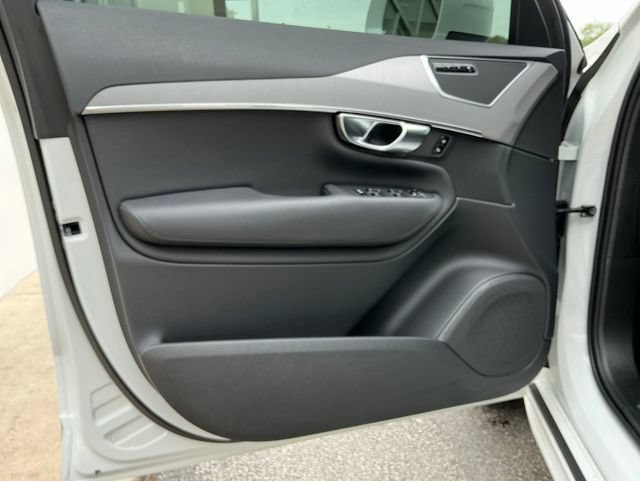 Certified 2025 Volvo XC90 B5 Core AWD/4WD image 22