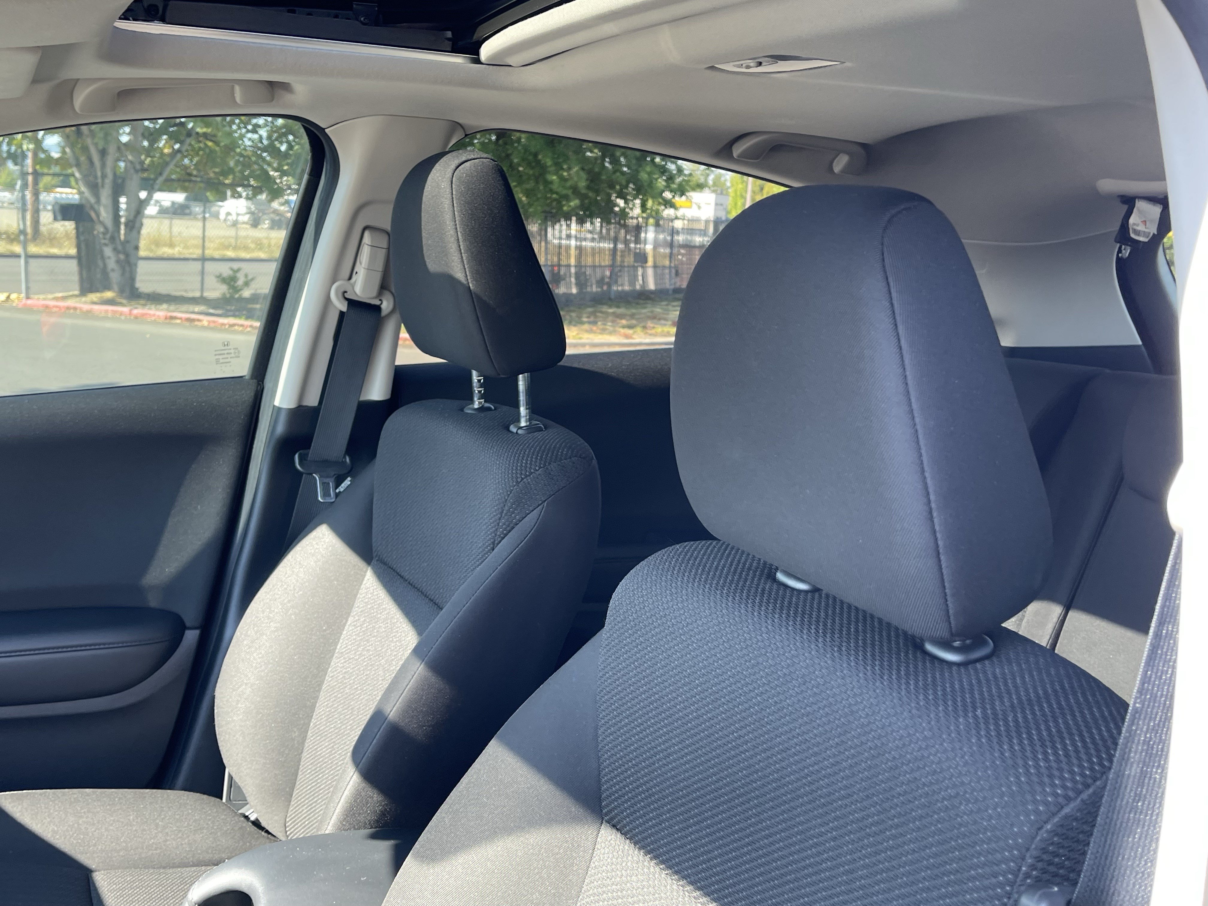 Used 2017 Honda HR-V EX image 19