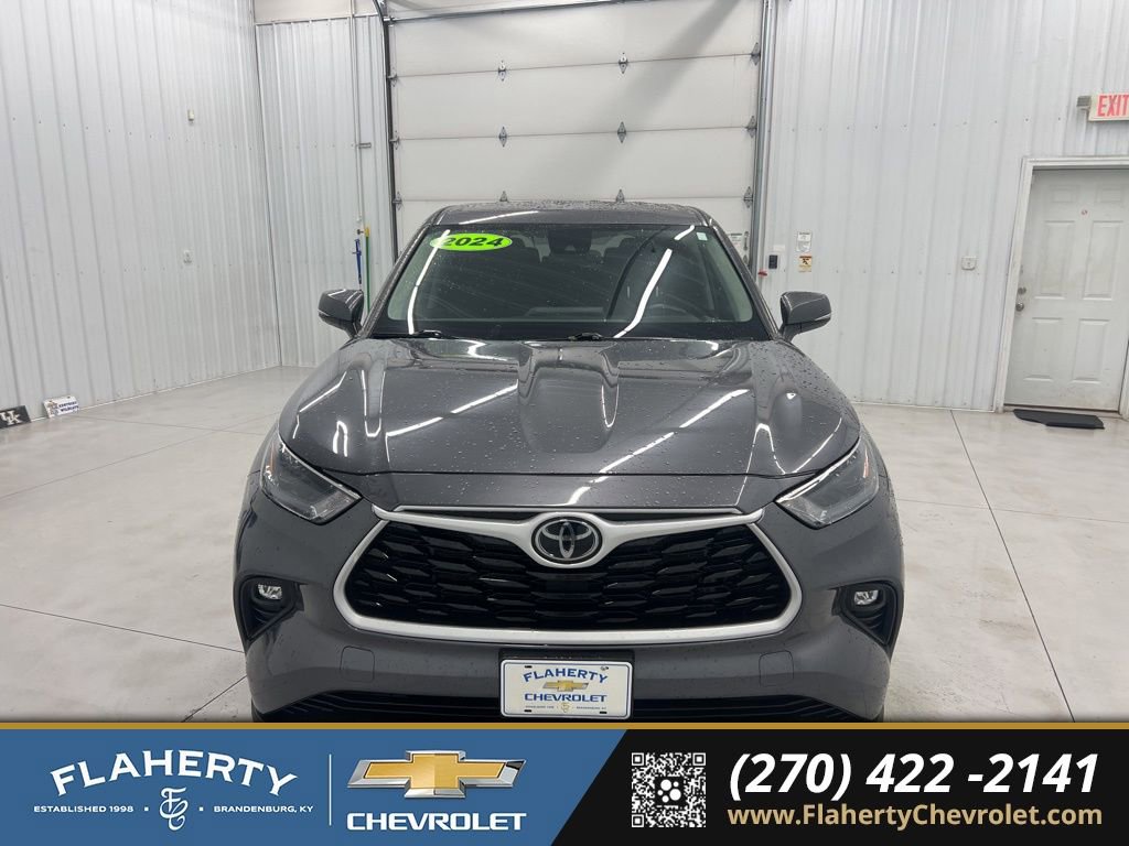 Used 2024 Toyota Highlander LE image 7