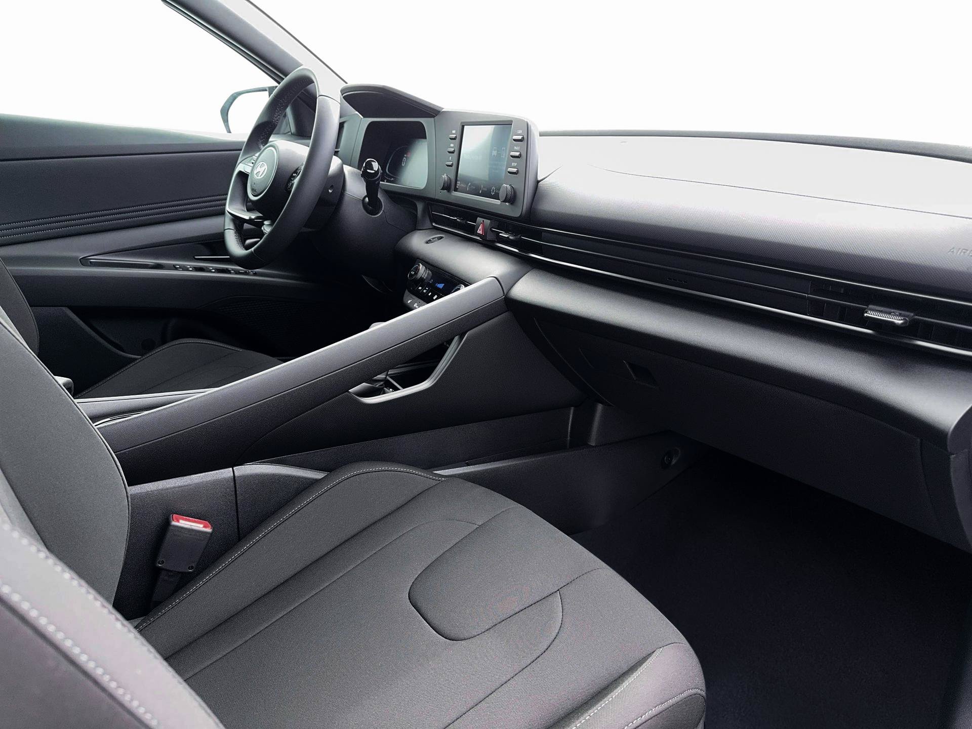 New 2026 Hyundai Elantra SEL Sport Premium FWD image 15