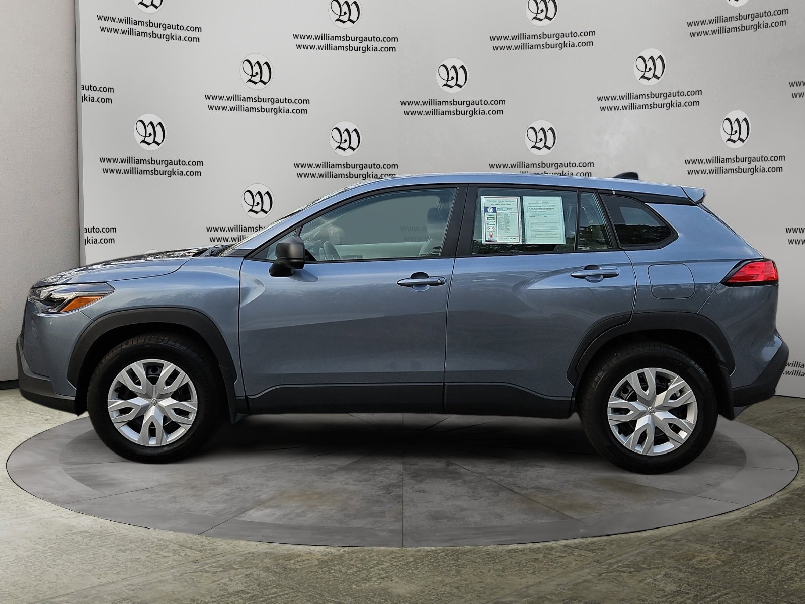 Used 2023 Toyota Corolla Cross L image 2