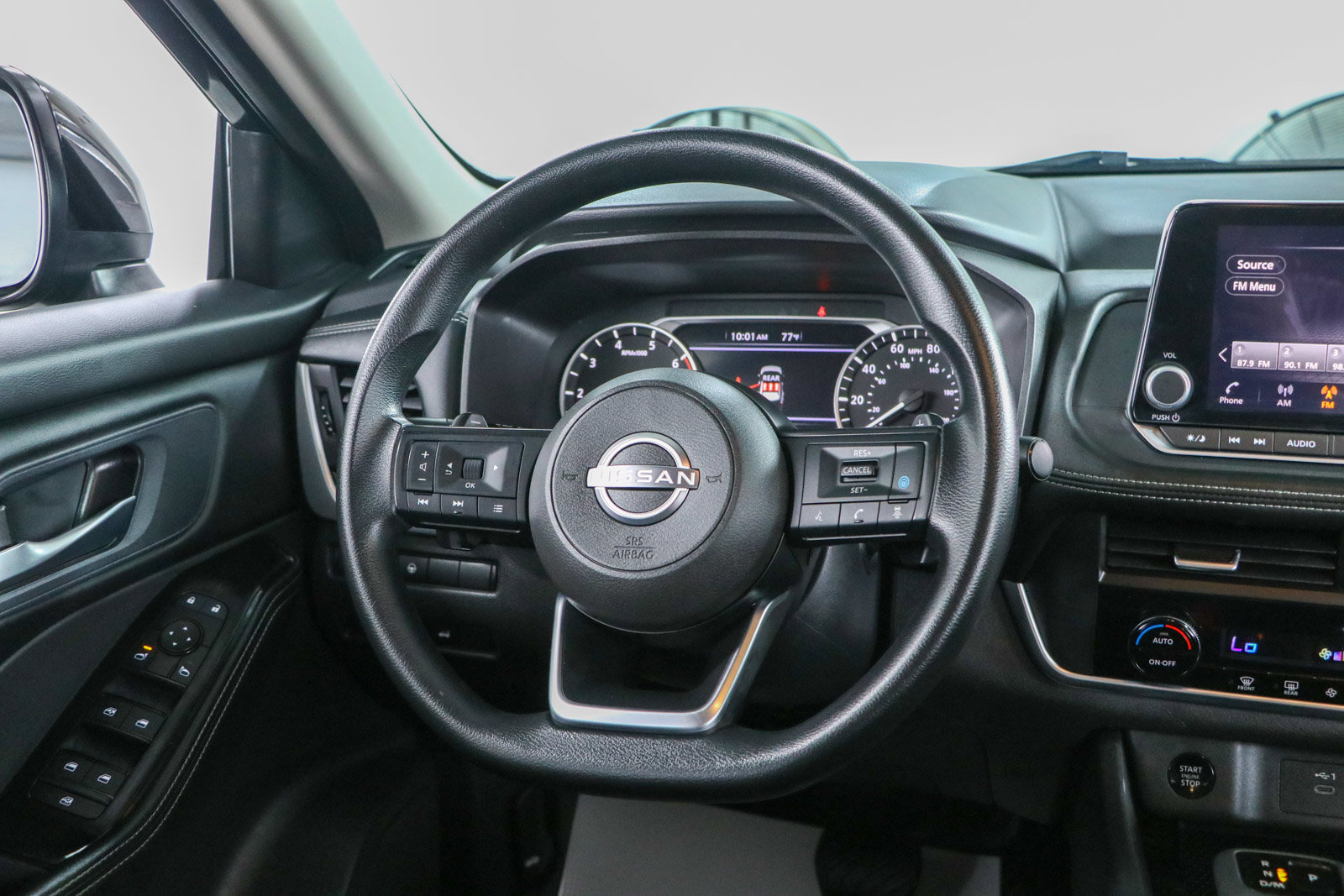 Used 2024 Nissan Rogue SV AWD/4WD image 12
