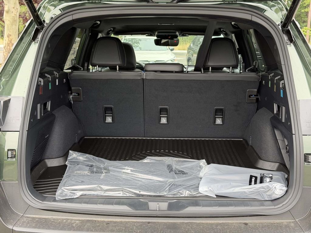 New 2026 Subaru Outback Limited AWD/4WD image 12