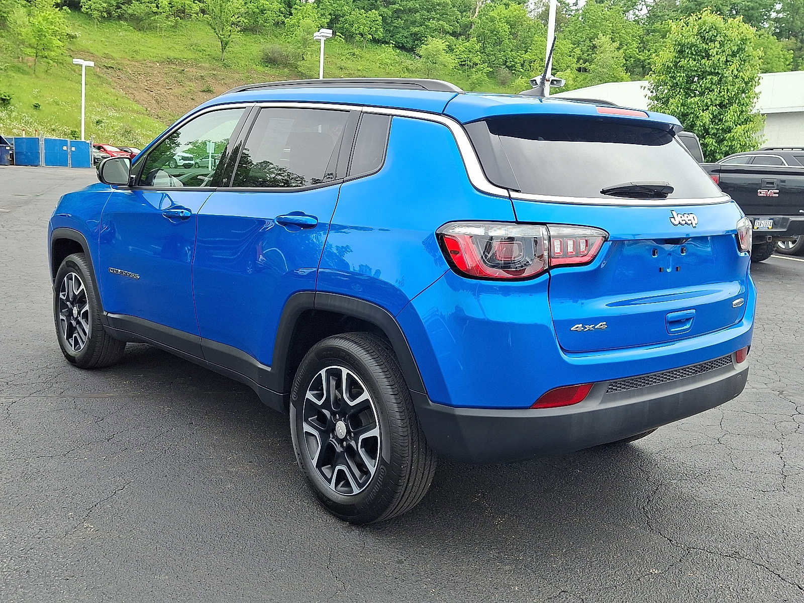 Used 2022 Jeep Compass Latitude w/ Convenience Group AWD/4WD image 4
