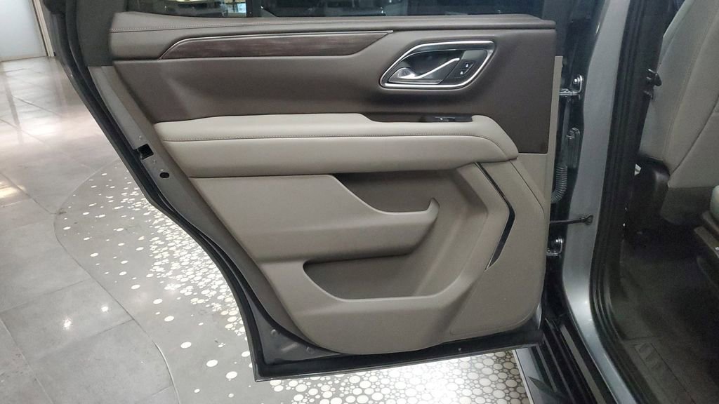 Used 2024 Chevrolet Tahoe LS RWD image 16