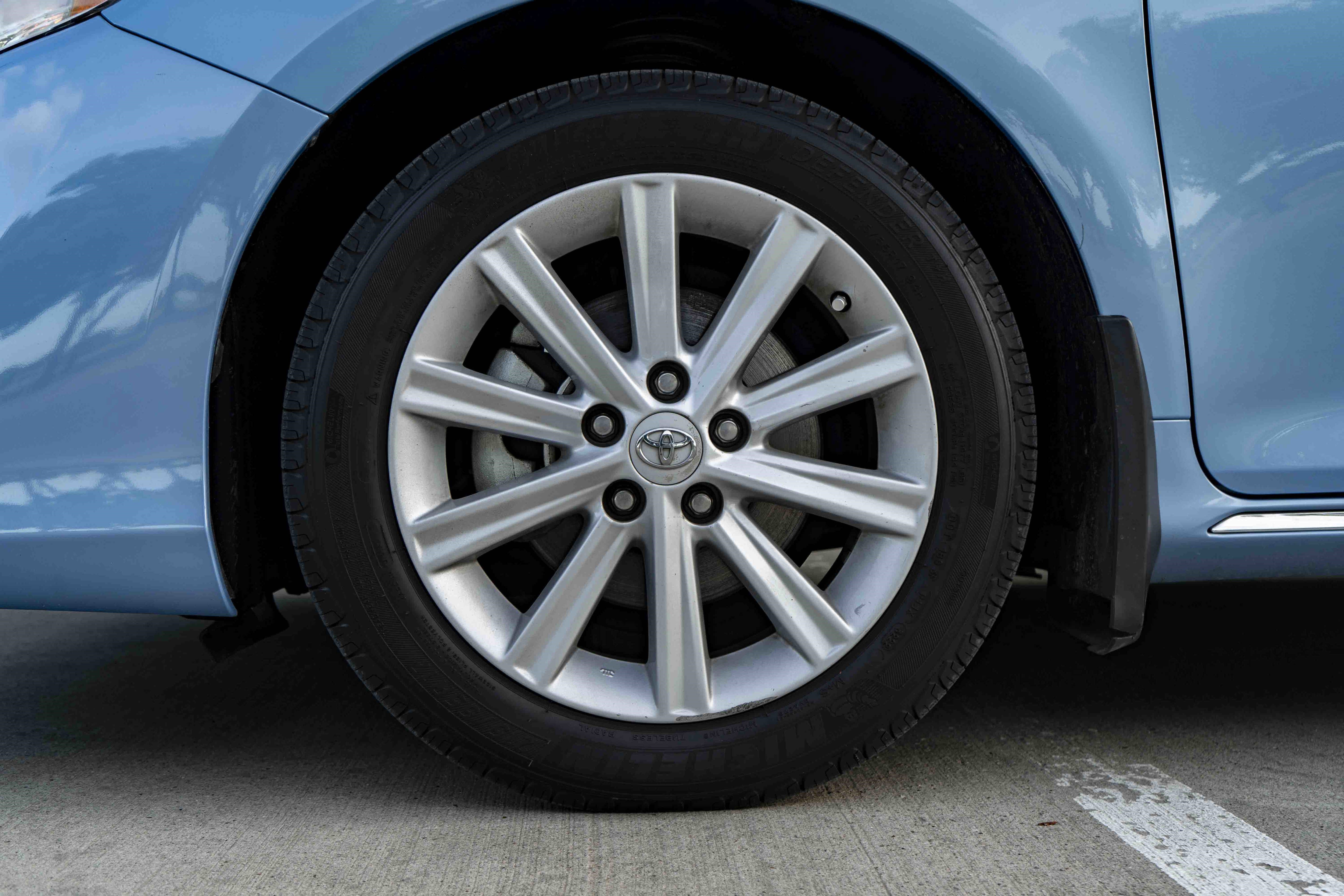 Used 2012 Toyota Camry XLE w/ Leather Pkg FWD image 14