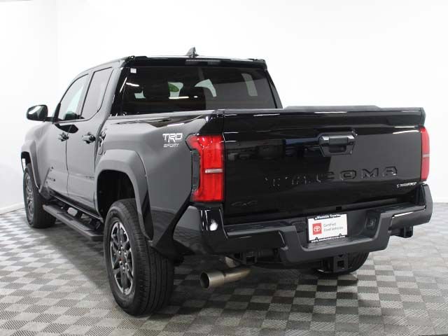 Certified 2025 Toyota Tacoma TRD Sport AWD/4WD image 4