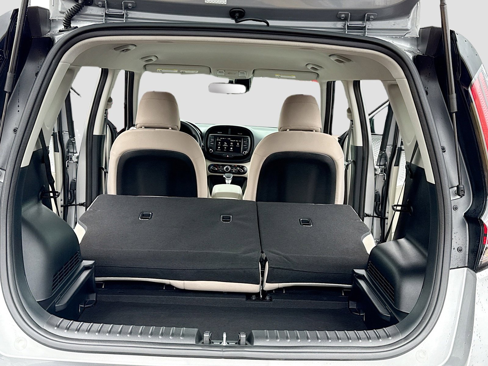 Used 2023 Kia Soul LX w/ LX Technology Package image 7