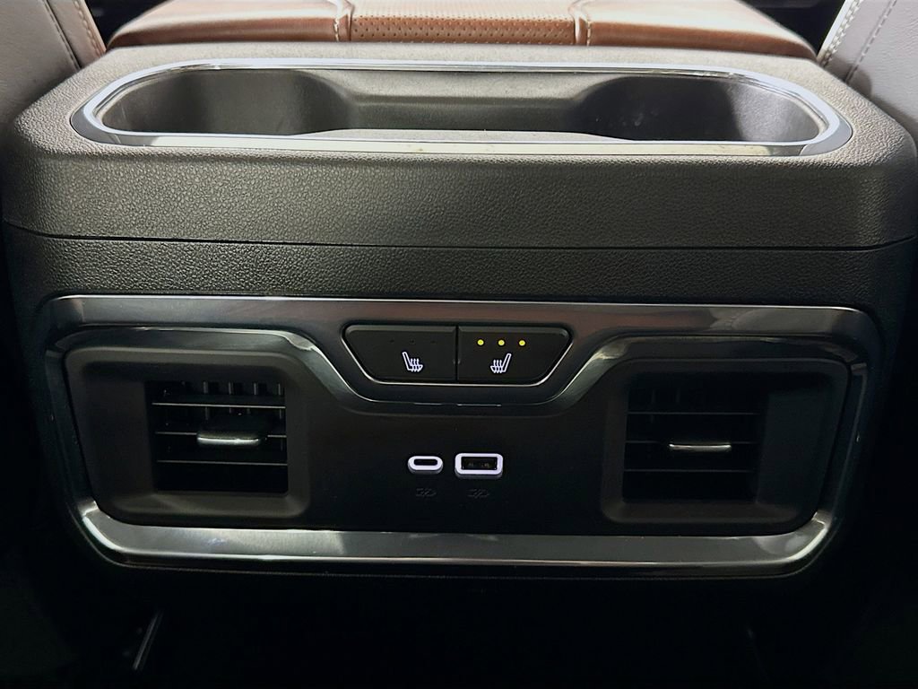 Used 2024 GMC Sierra 3500 Denali Ultimate image 26