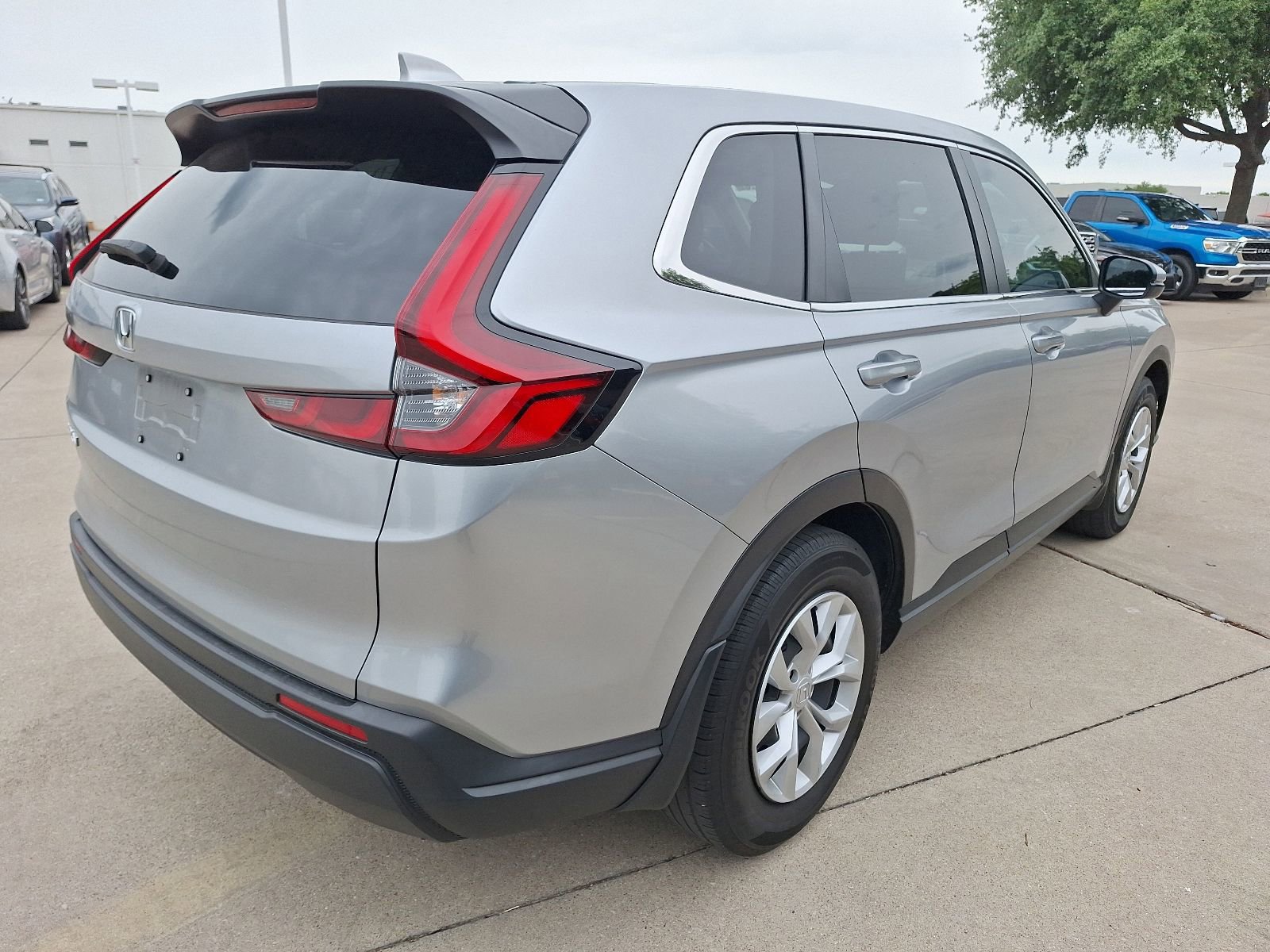Used 2025 Honda CR-V LX image 6