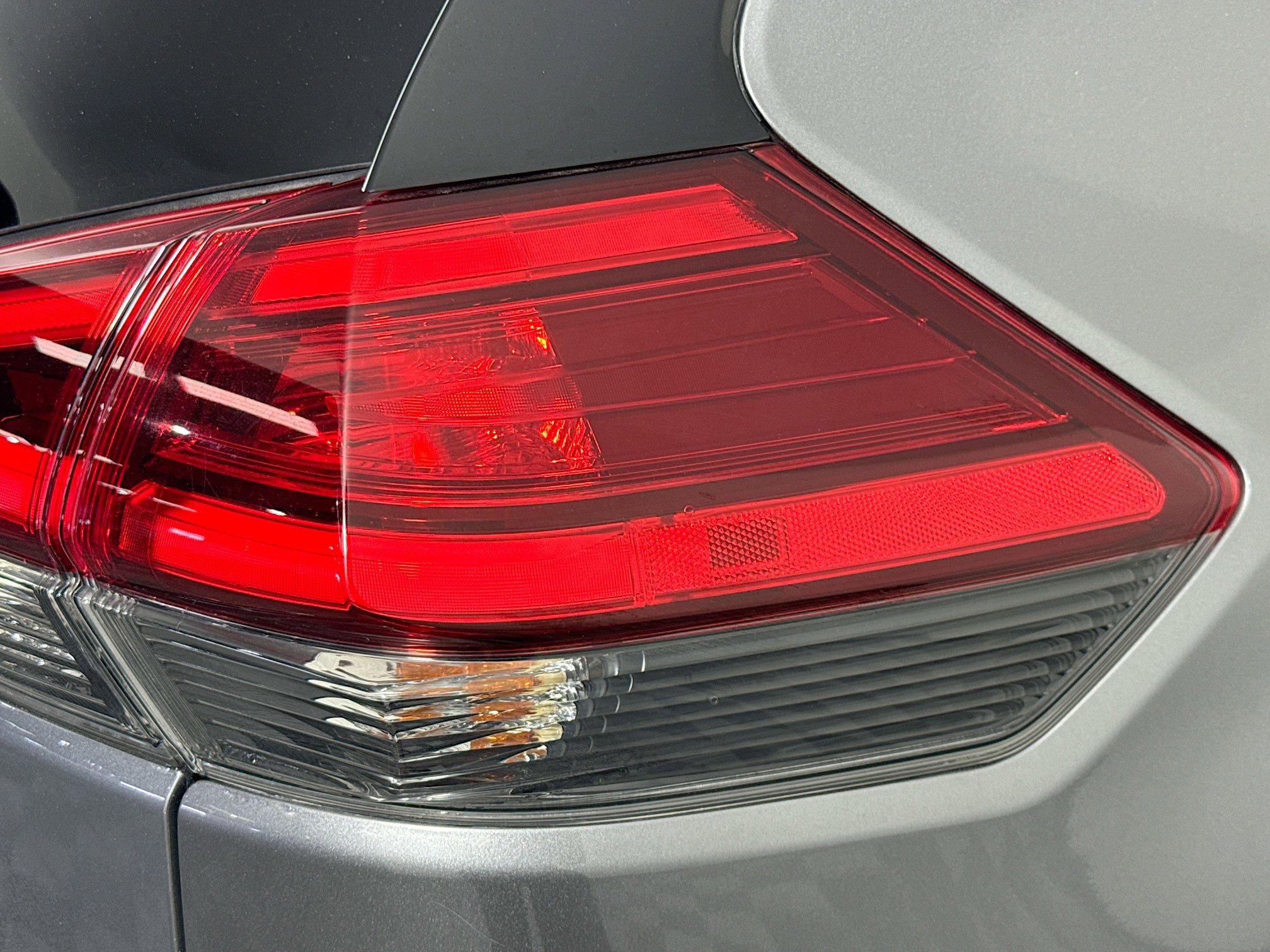 Used 2017 Nissan Rogue SV w/ SV Premium Package image 33