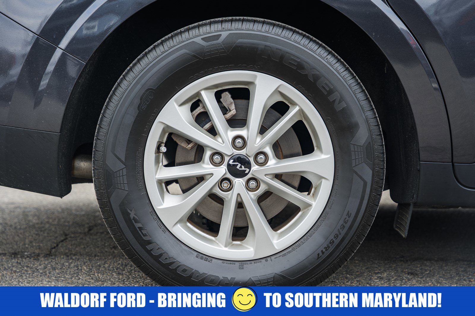 Used 2023 Kia Carnival LX image 15