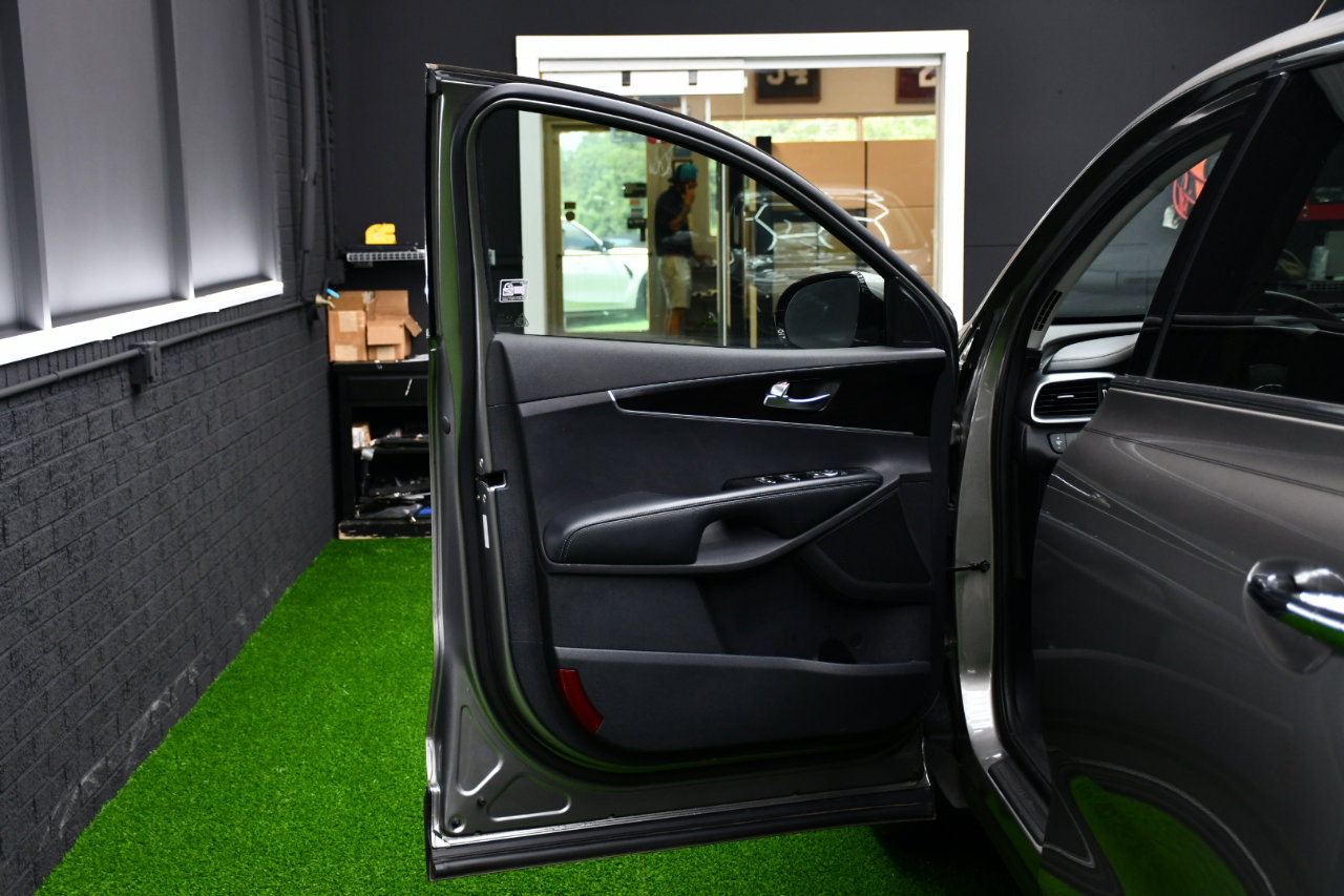 Used 2019 Kia Sorento LX image 14