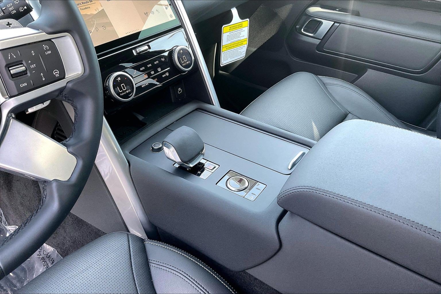 Certified 2025 Land Rover Discovery S AWD/4WD image 16