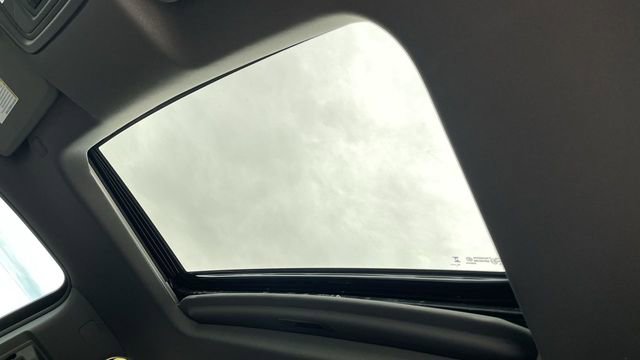 Used 2025 GMC Sierra 3500 Denali w/ Denali Reserve Package image 21