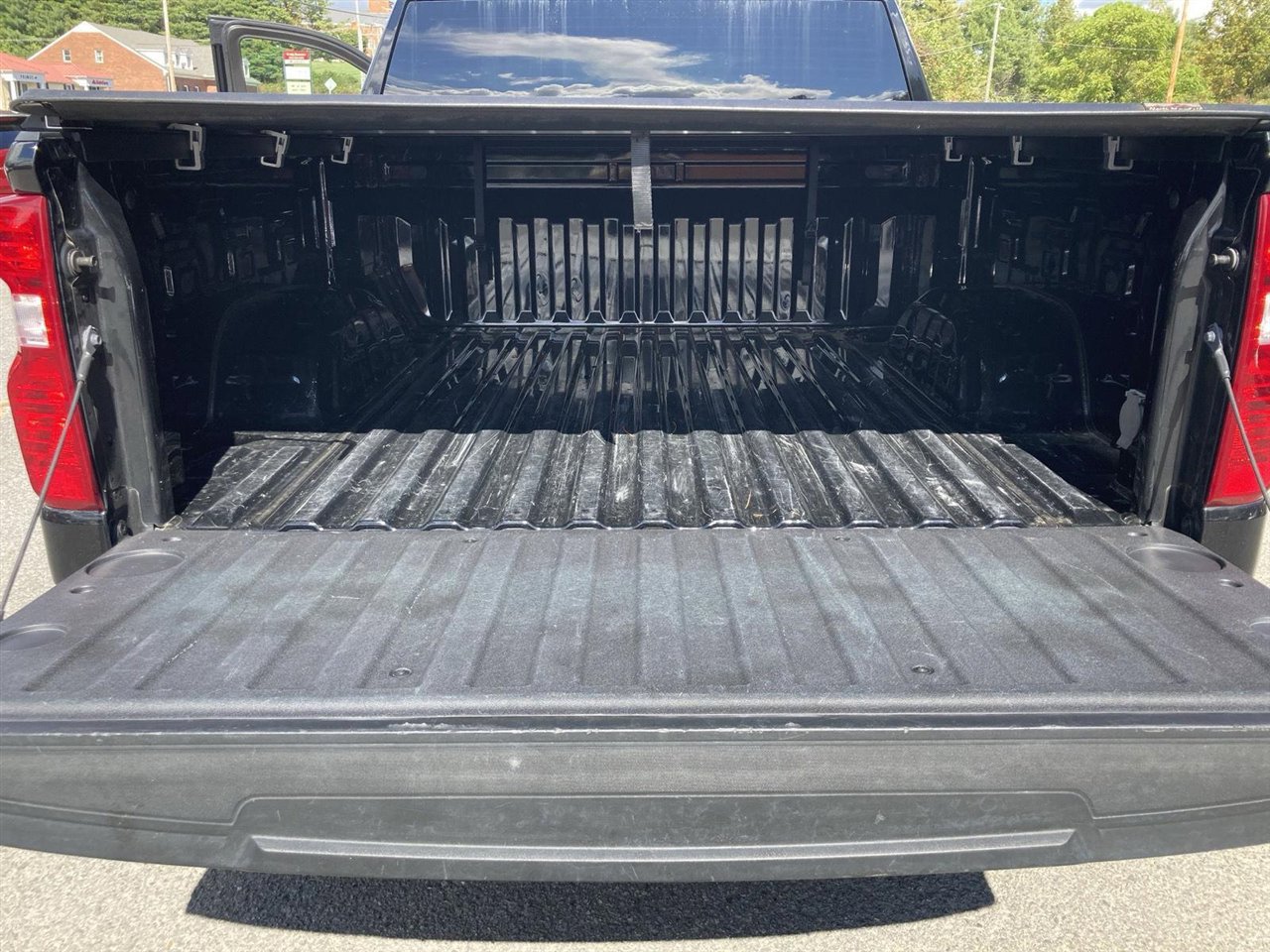 Used 2022 Chevrolet Silverado 1500 Custom image 13