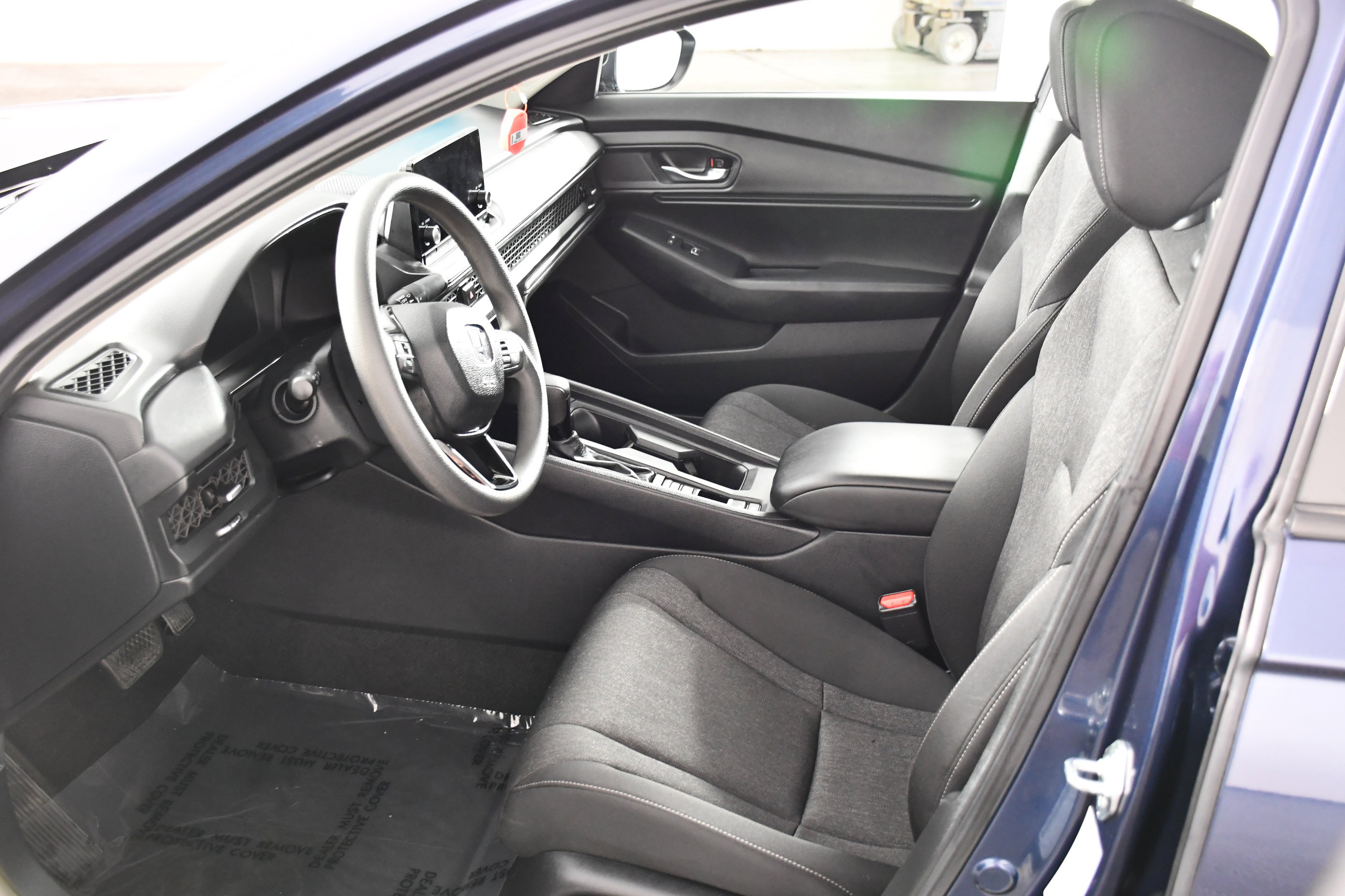 Certified 2025 Honda Accord SE image 2