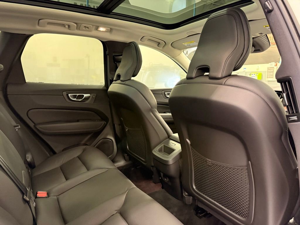 Used 2023 Volvo XC60 B5 Plus w/ Climate Package image 25