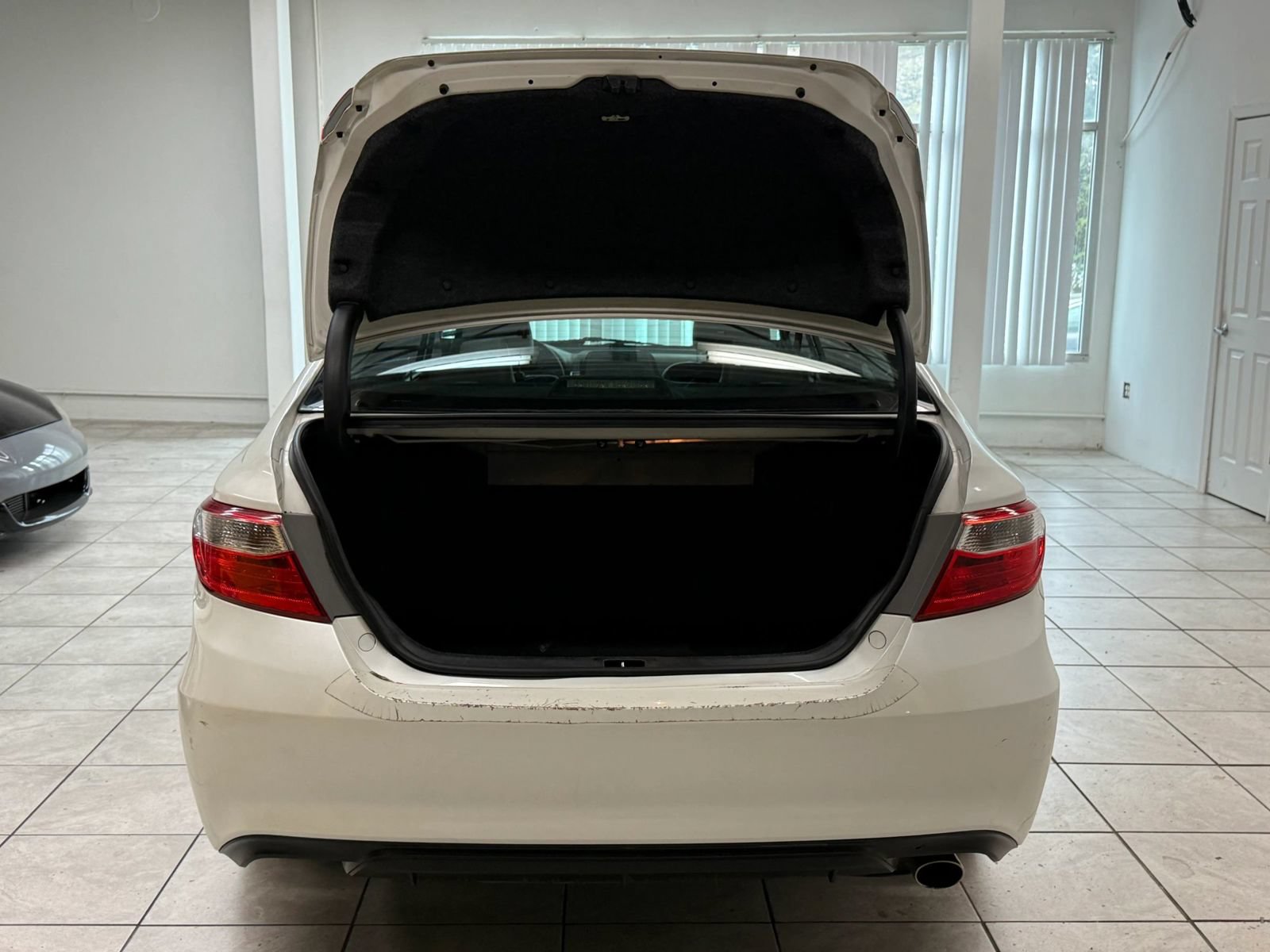 Used 2017 Toyota Camry SE FWD image 20