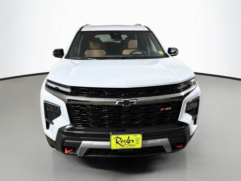 New 2027 Chevrolet Traverse Z71 w/ LPO, Floor Liner Package AWD/4WD image 2
