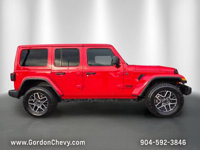Used 2025 Jeep Wrangler Unlimited Sahara AWD/4WD image 7