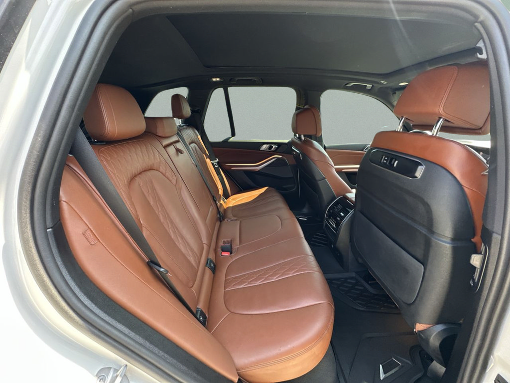 Used 2025 BMW X5 xDrive40i w/ M Sport Package AWD/4WD image 34