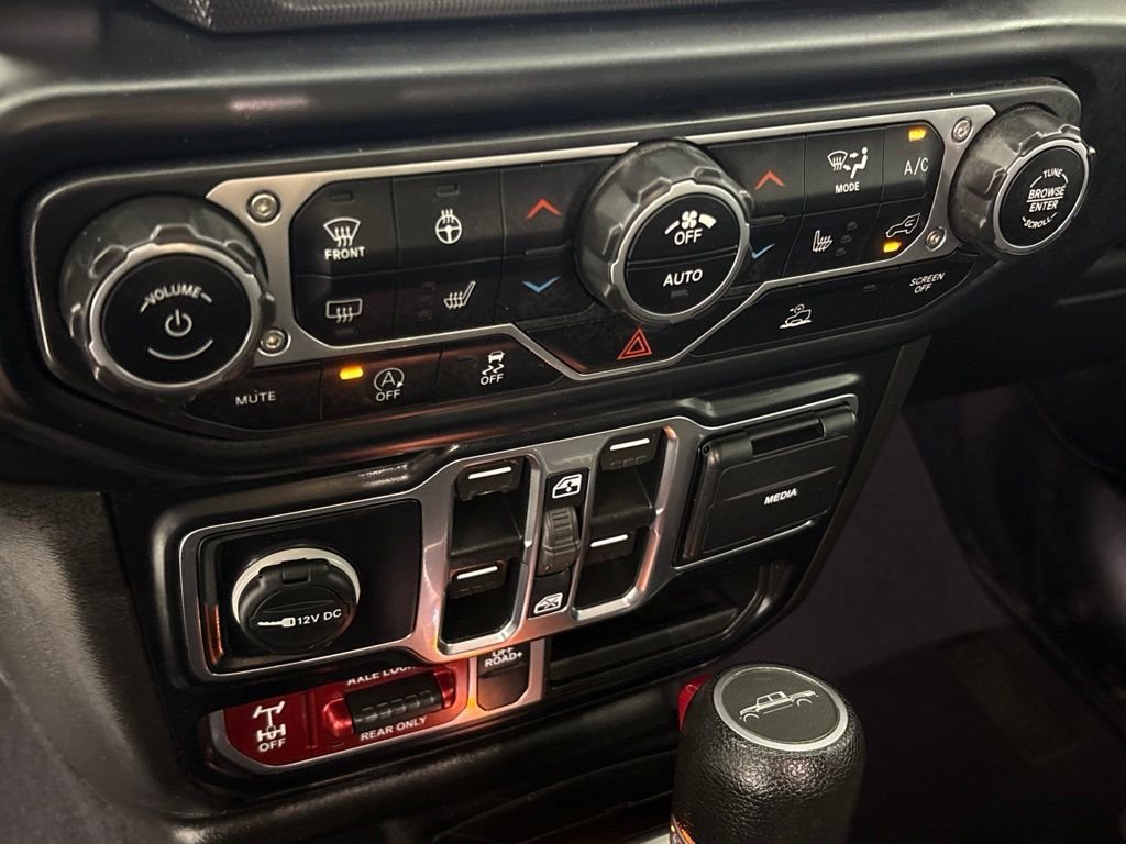 Used 2023 Jeep Gladiator Mojave w/ Cold Weather Group AWD/4WD image 40