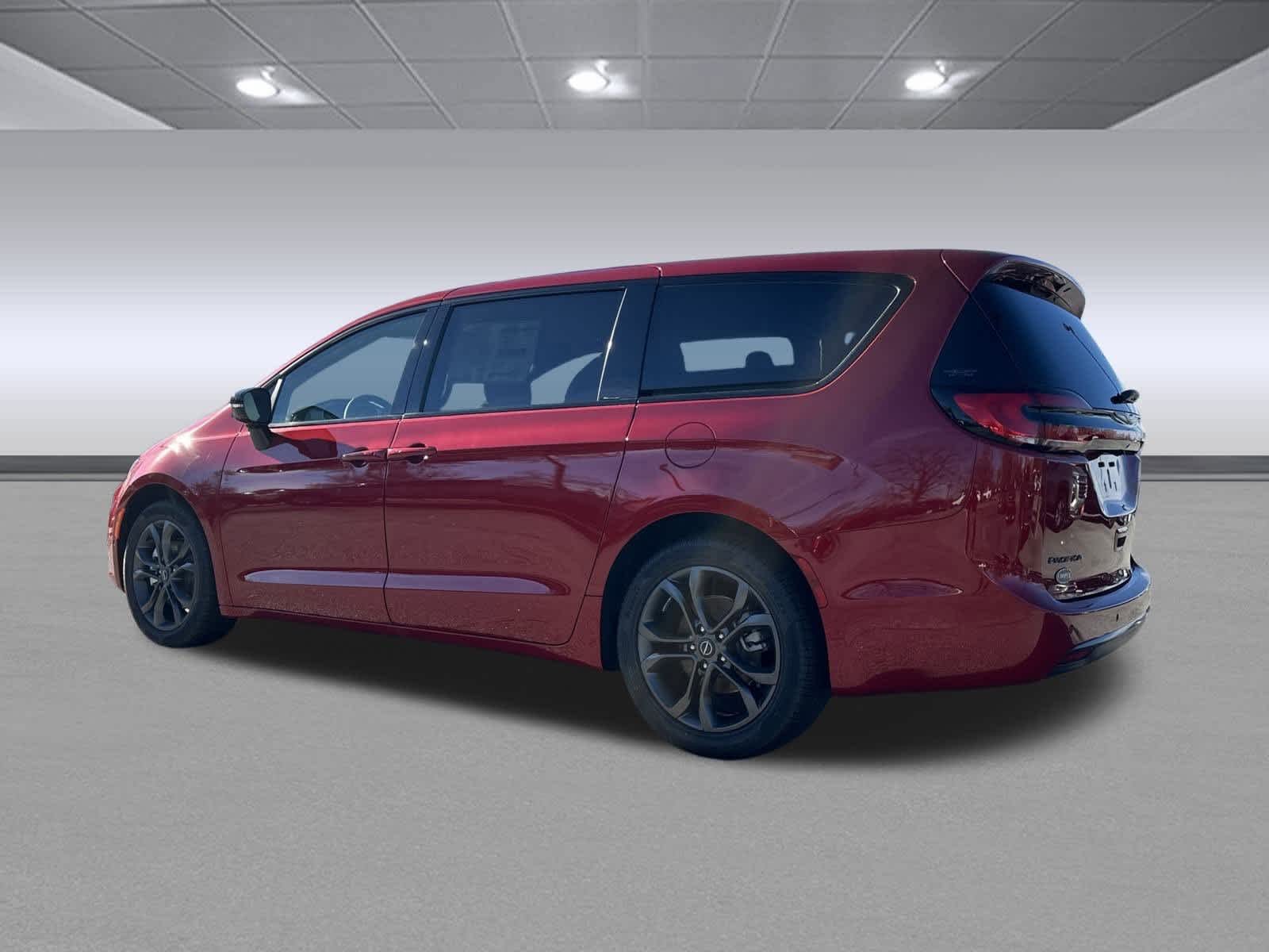 New 2026 Chrysler Pacifica Select FWD image 5