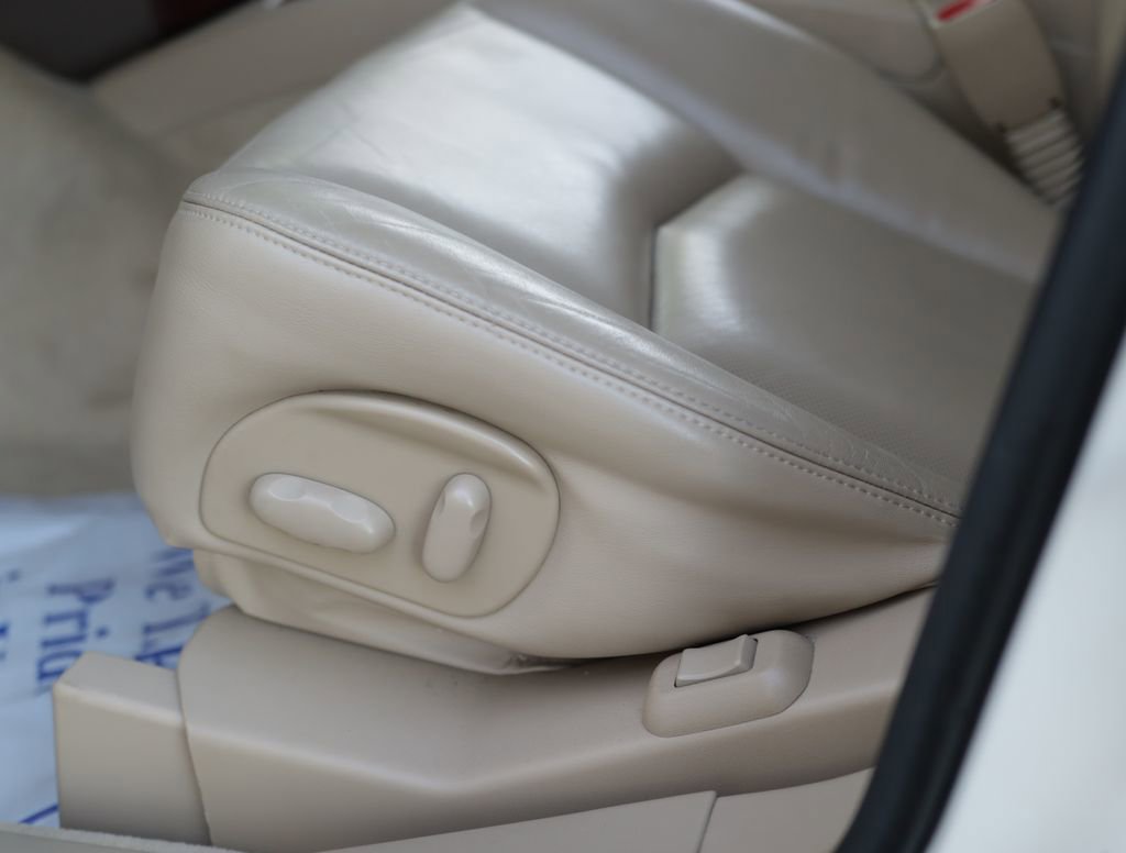 Used 2006 Cadillac SRX w/ Seating Package AWD/4WD image 18